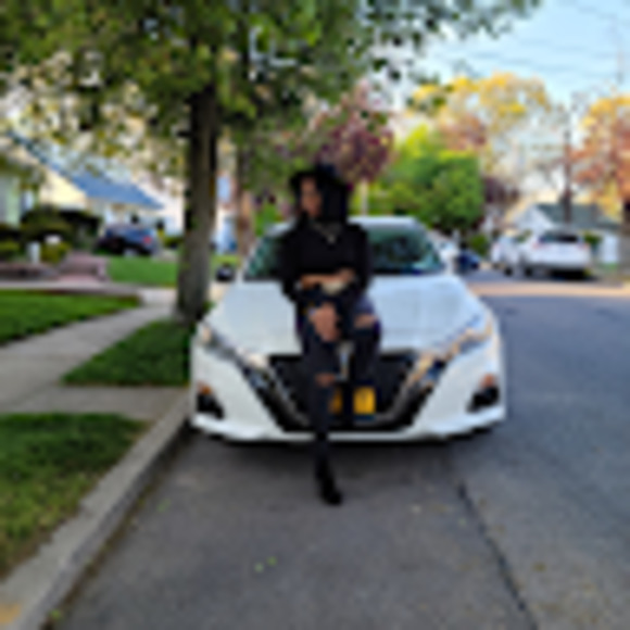 Meet your Posher, Natoyia - Picture 1 of 1